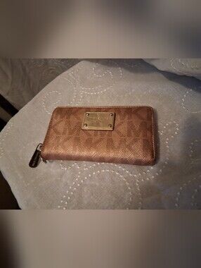 Michael Kors Metallic Rose Gold Jet Set Zip Around Wallet